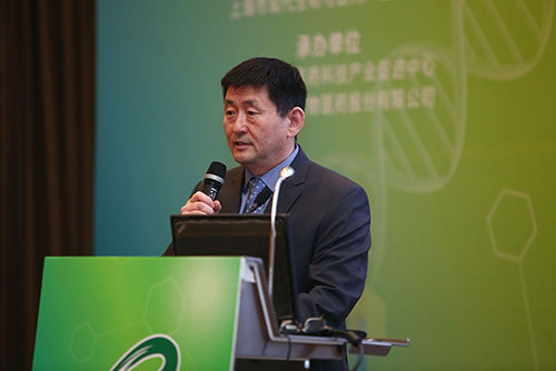 尊龙凯时生物部副总裁汪俊博士为聚会作精彩开场