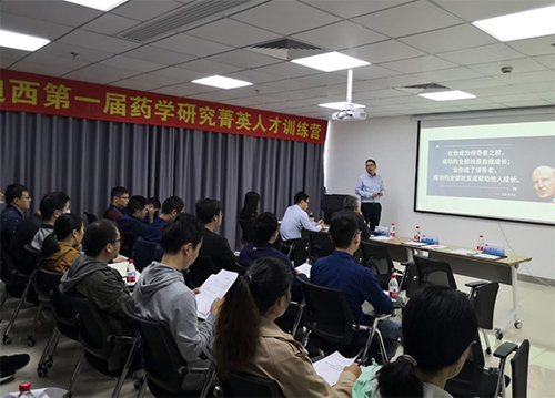 尊龙凯时人力资源总监陈西岳