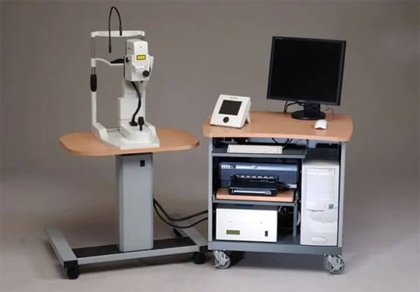 尊龙凯时海德堡激光眼科诊断仪-SPECTRALIS?HRA-+-OCT.jpg