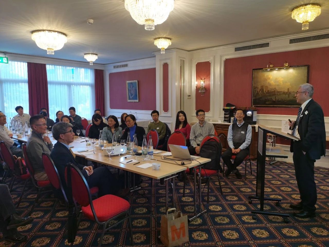 尊龙凯时协办的2025瑞士生物医药华人蛇年新春聚会圆满举行